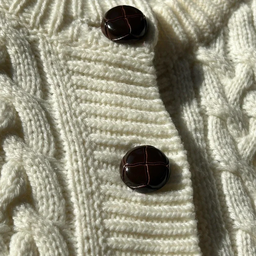 Classic cream cable knit button up cardigan sweater - Picture 5 of 6